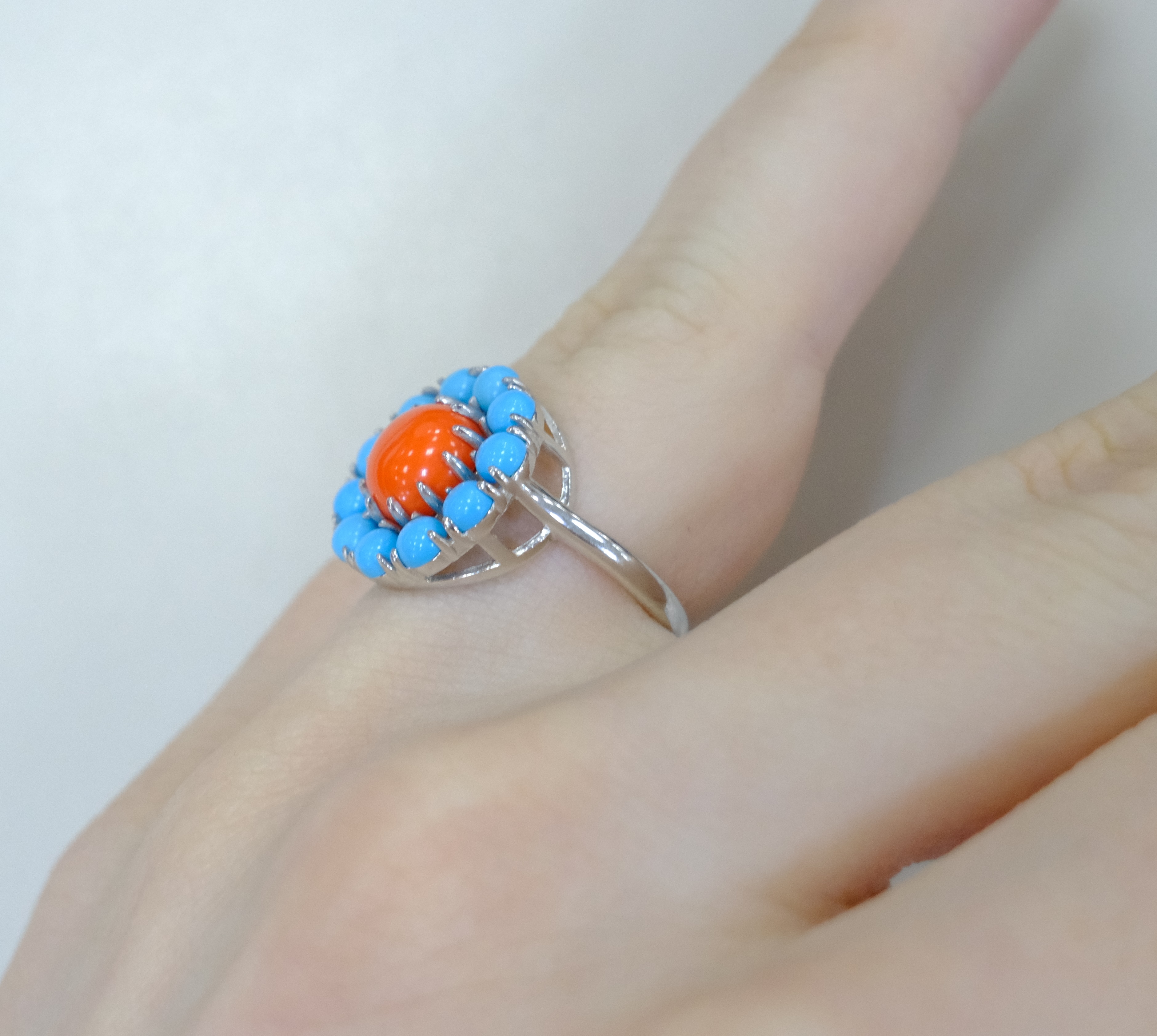 Серебряное кольцо с кораллом и бирюзой